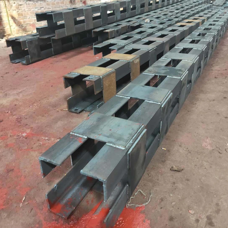 Quadrilateral Lattice Column